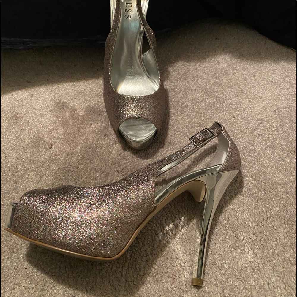 Multicolored glider Pumps